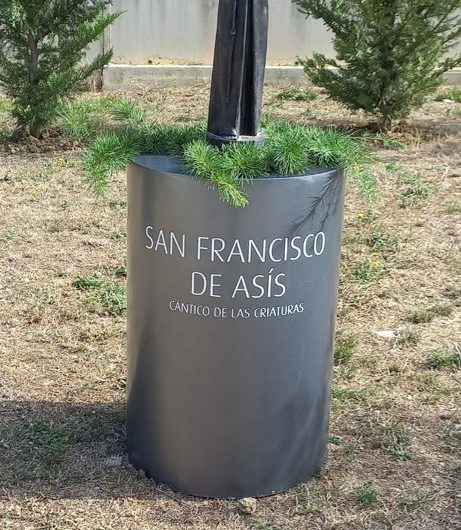 Desaparece la figura de San Francisco de  Asís del jardín de las monjas Blancas