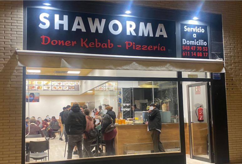 Ya está abierto Shaworma: Doner kebab –  pizzería
