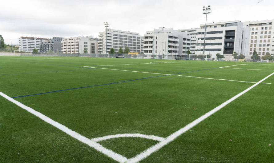 El campo municipal de fútbol de Lezkairu estrena césped artificial