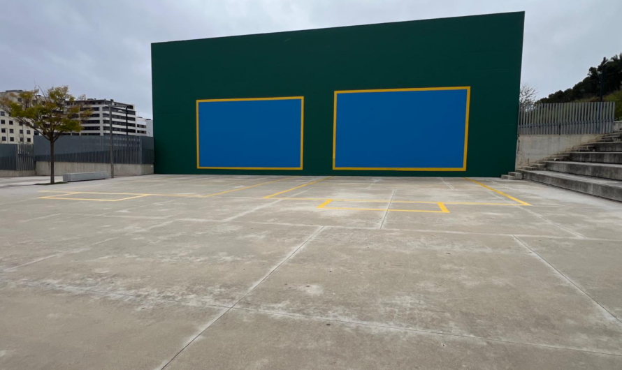 El frontón de Lezkairu se adapta para poder acoger partidos de frontball